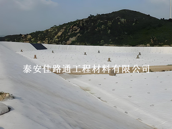 HDPE复合土工膜能用多久?5大关键因素决定寿命长短 HDPE复合土工膜能用多久?5大关键因素决定寿命长短